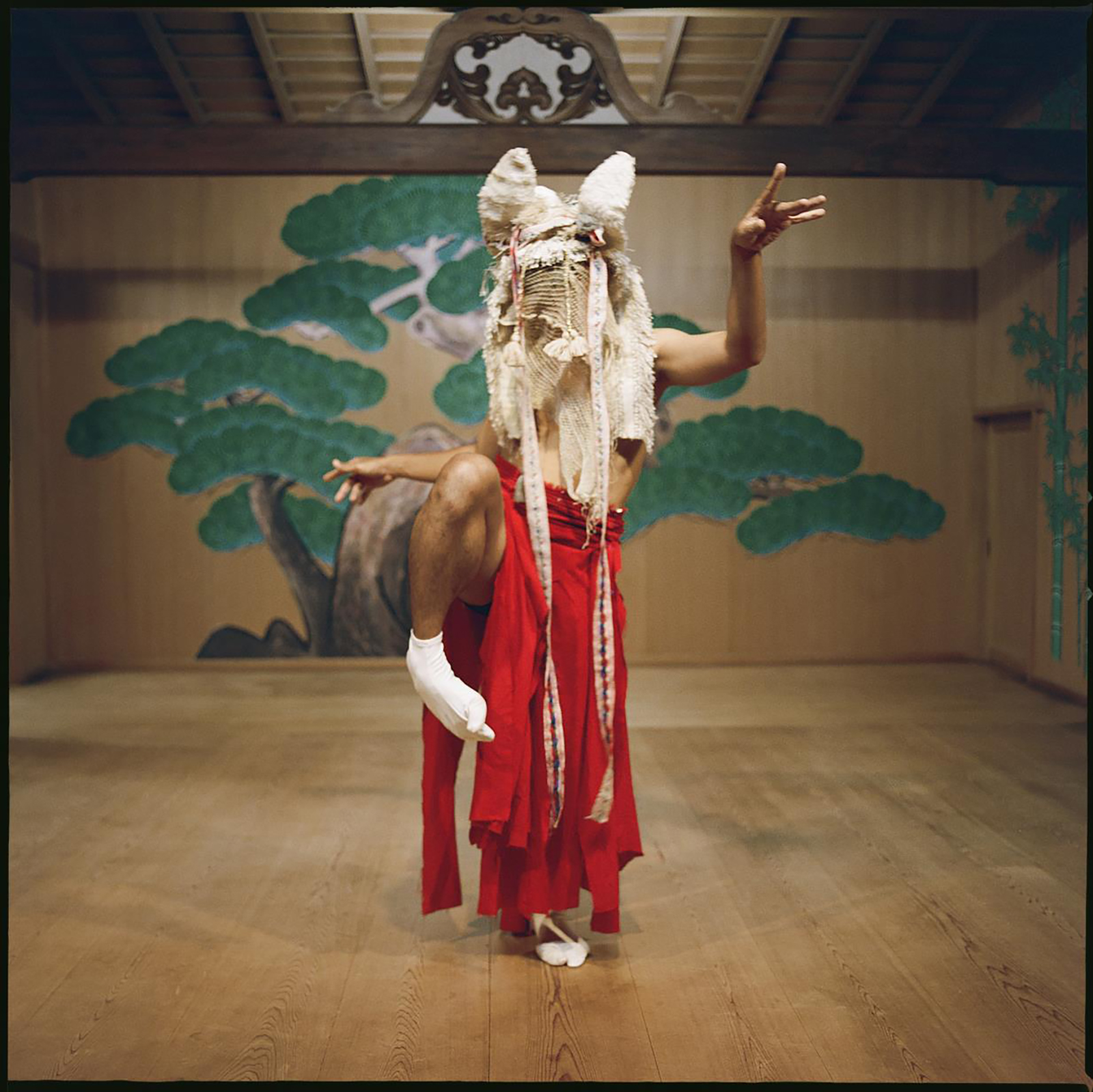 A still image of the performance Moyang 先祖 & Seaman 漁師